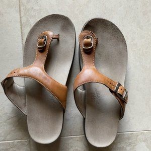 SAS Sanibel Caramel T-Strap Thong Sandal Size 9M